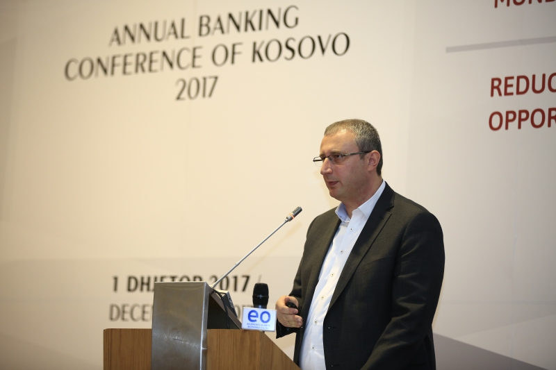 Shoqata e Bankave mban konferencën vjetore, nxitet reduktimi i transaksioneve me kesh