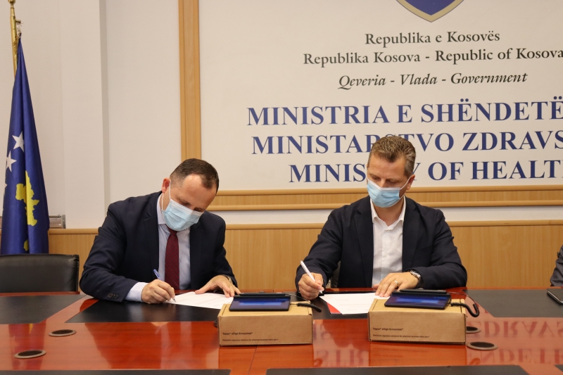 The Kosovo Banking Association donates 90 Electronic Signature Pads to the Ministry of Health